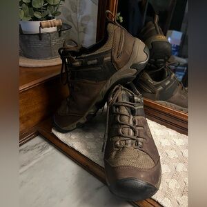 KEEN‎ Classic Steens Low Vent Outdoor Hiking Sneakers Leather Waterproof Sz 8.5